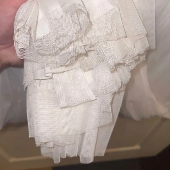 ASOS Embroidered bodice maxi wedding dress white - Picture 11 of 11